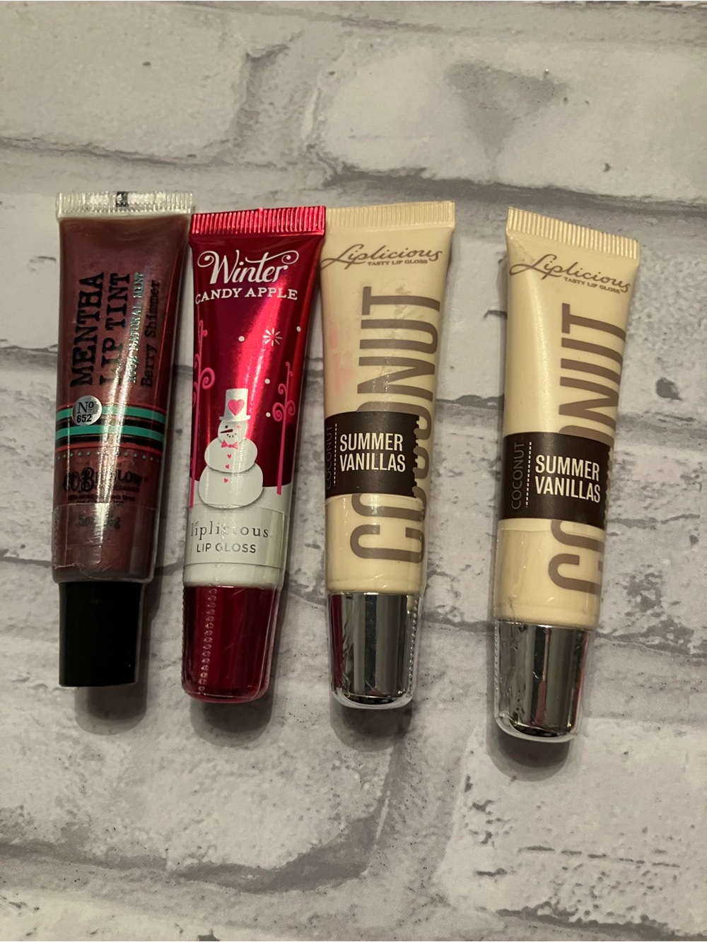 Bath & Body Works Lip Gloss Set of 4 - (Liplicious Styles Included)